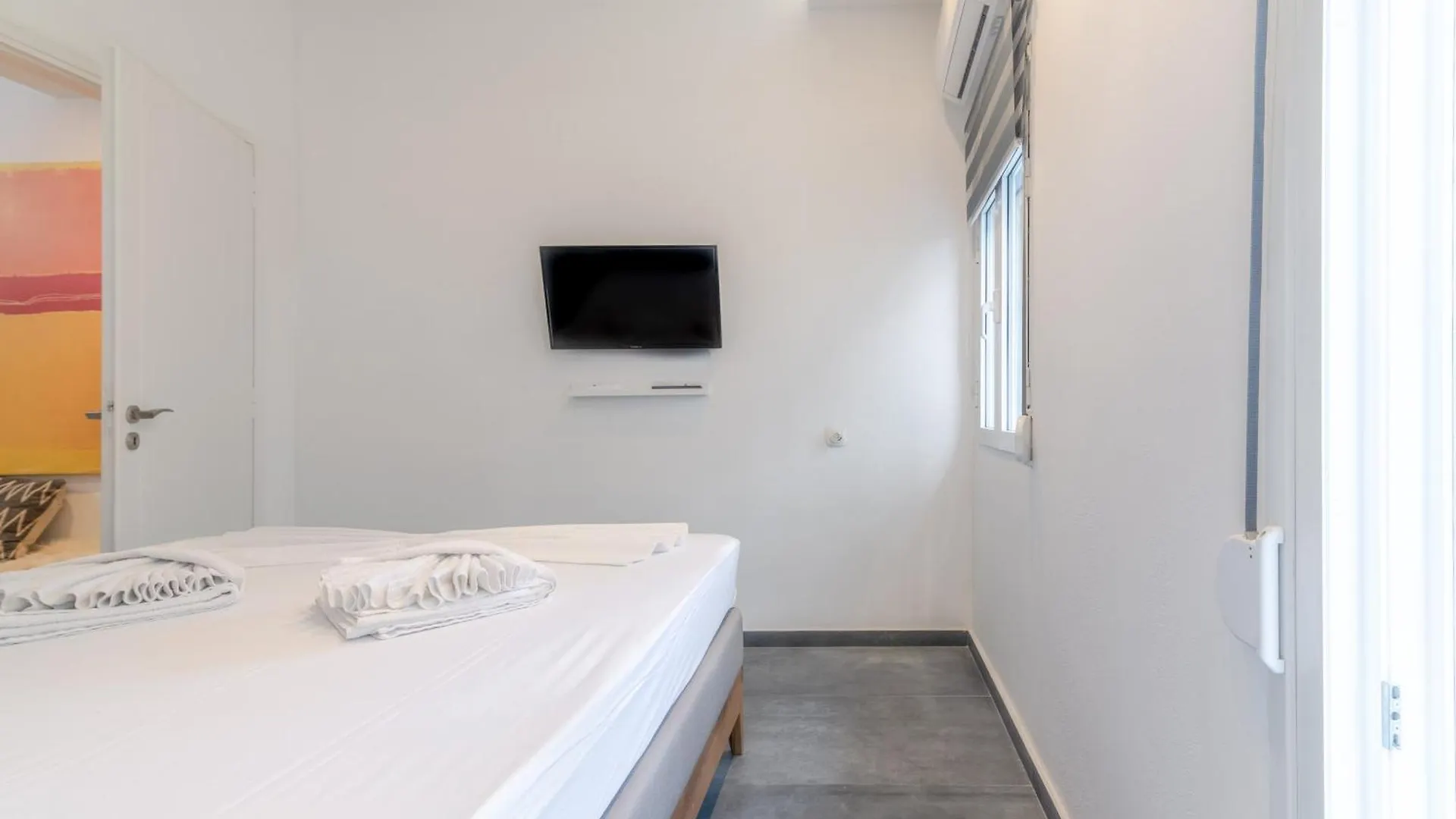 Misty Grey Apartment Near City Centre イラクリオン