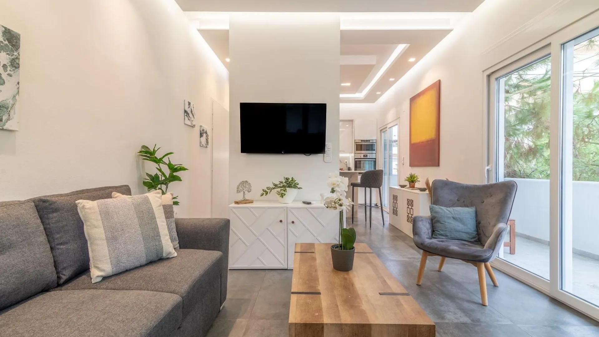 Misty Grey Apartment Near City Centre Heraklion