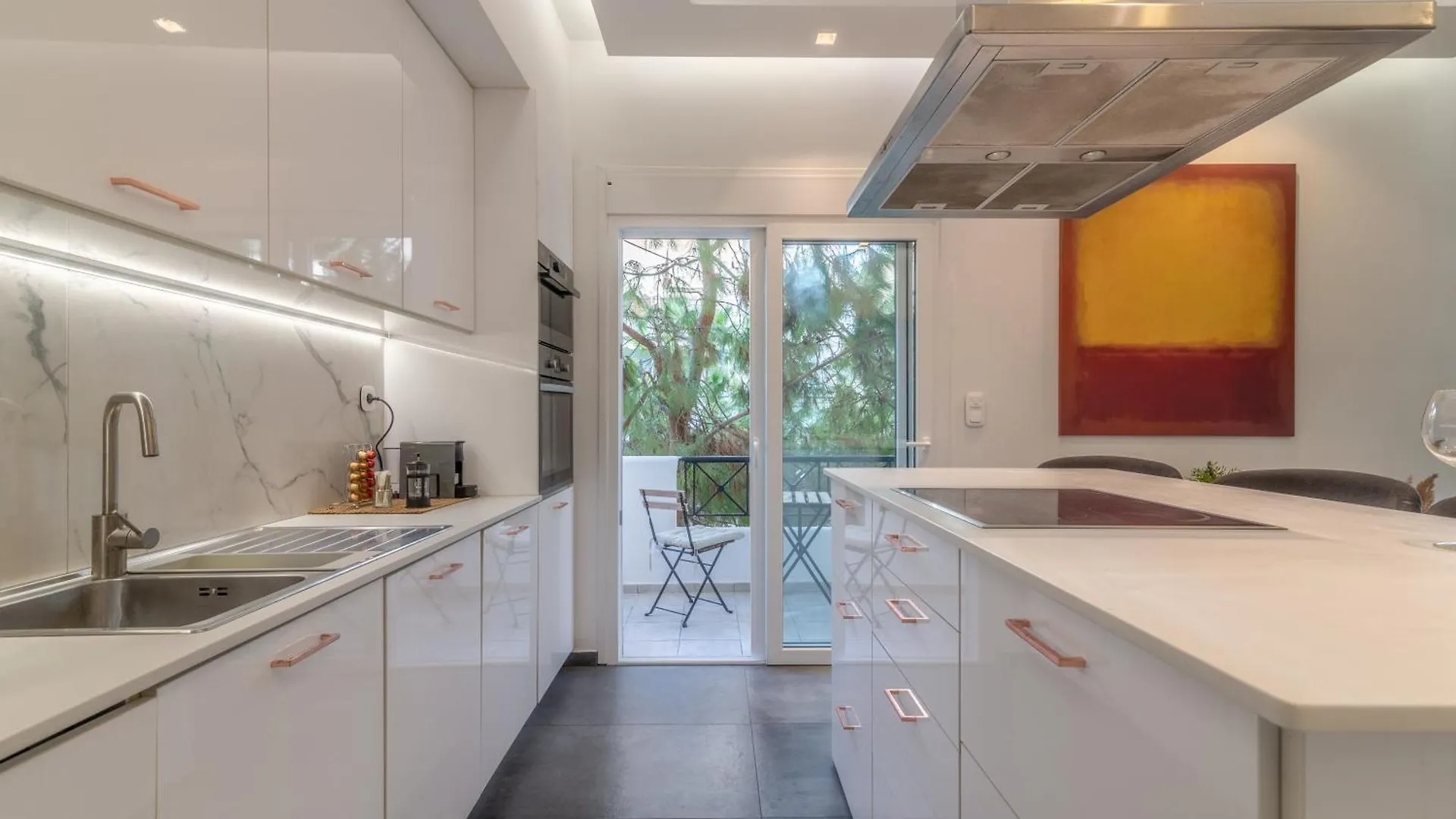 Misty Grey Apartment Near City Centre Heraklion