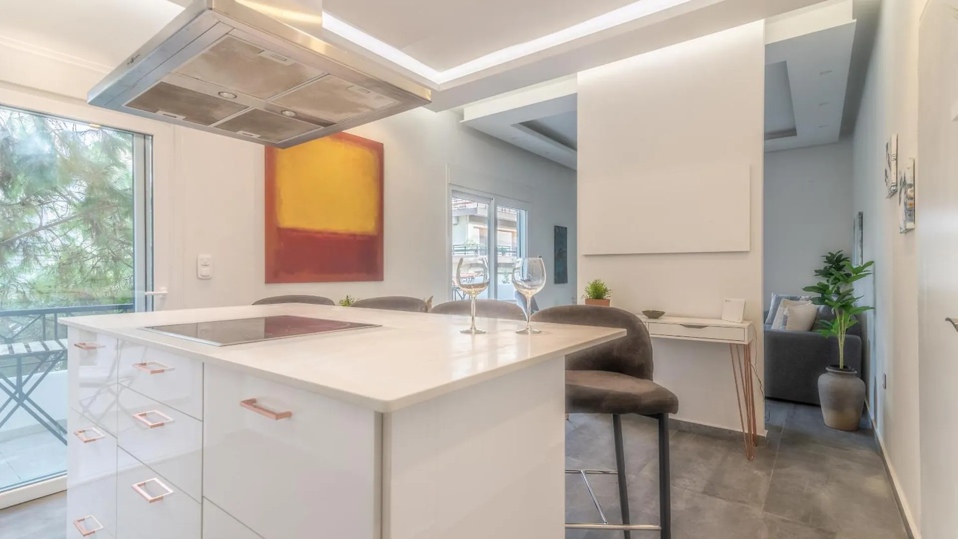 Misty Grey Apartment Near City Centre Heraklion
