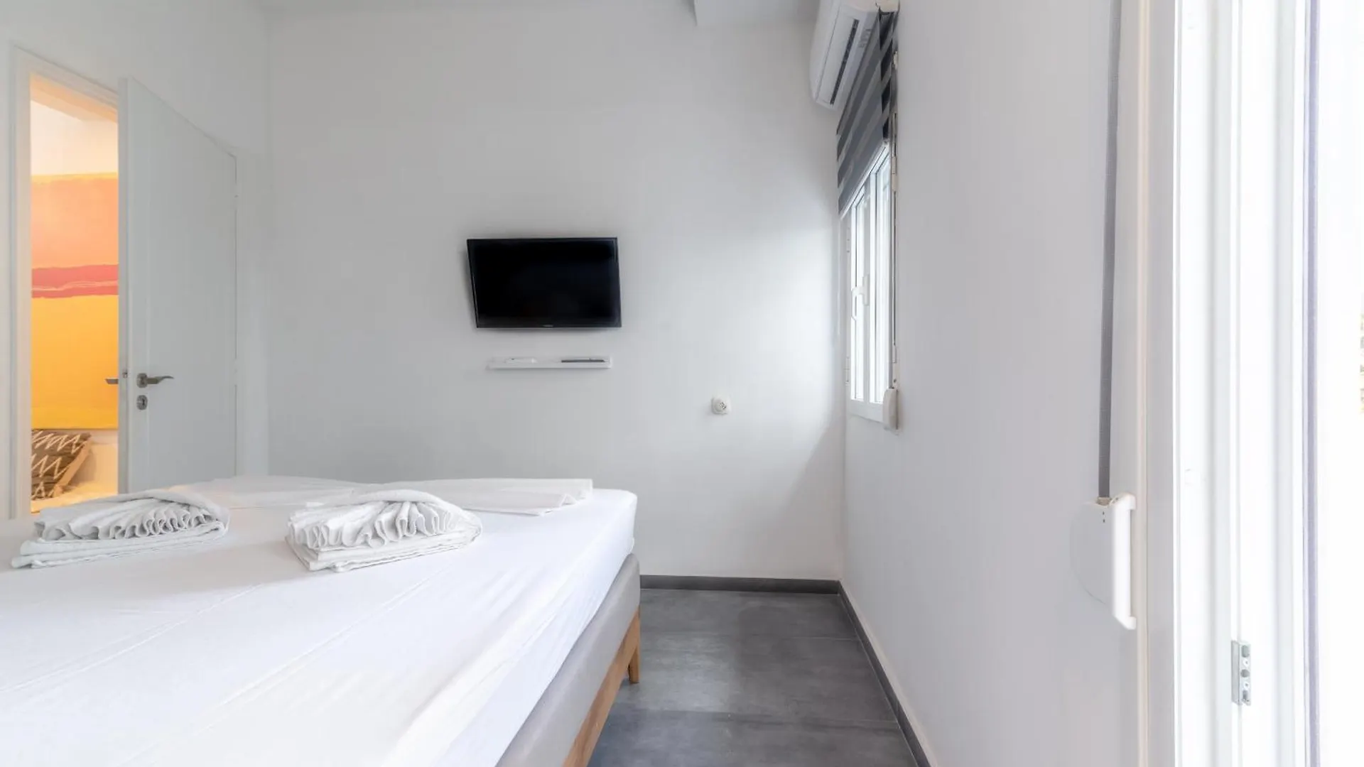 Misty Grey Apartment Near City Centre Heraklion  Greece