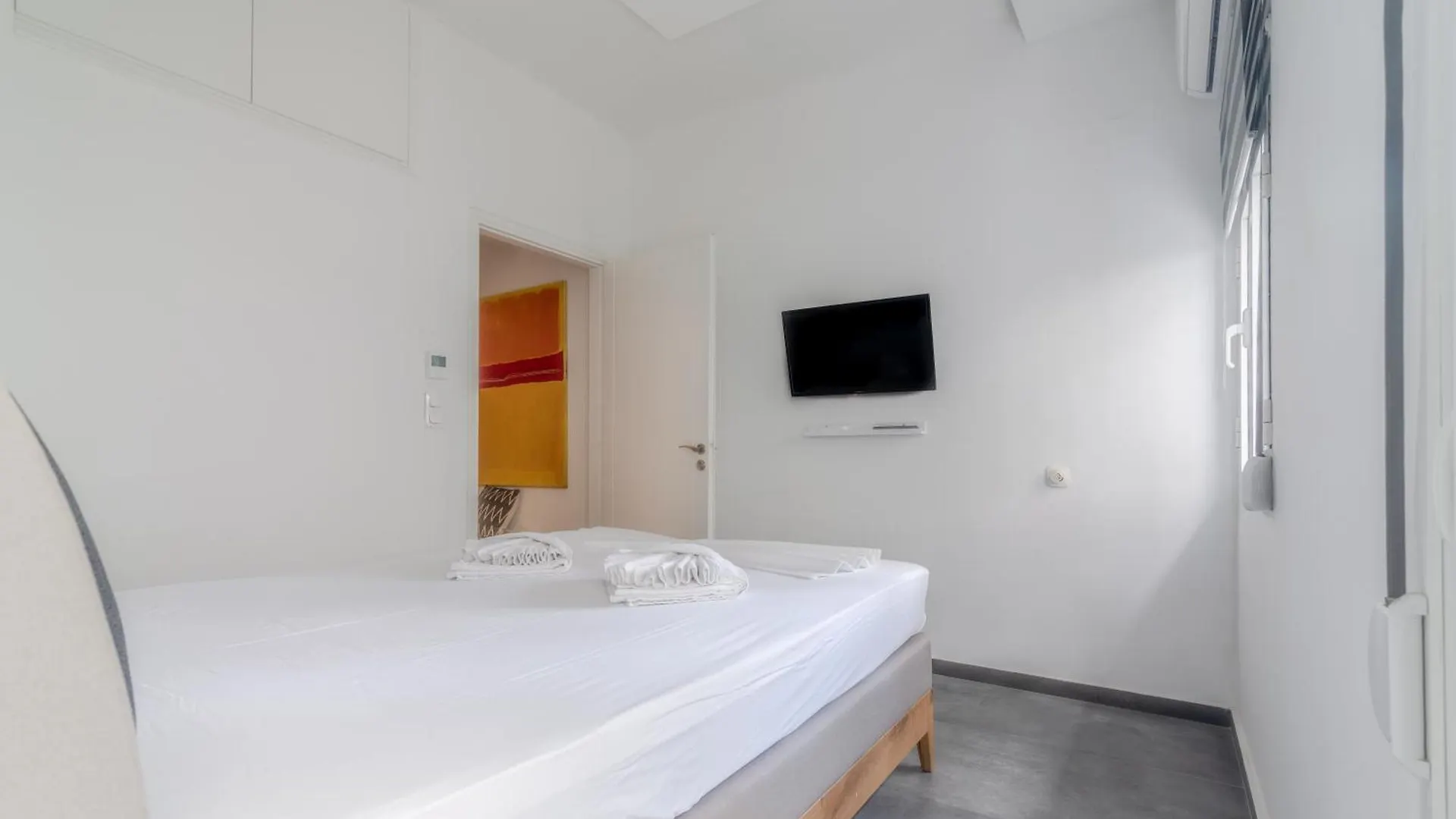 Misty Grey Apartment Near City Centre Heraklion