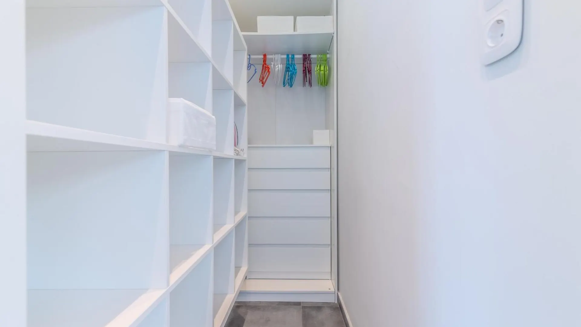 Misty Grey Apartment Near City Centre Heraklion   Heraklion (Crete)
